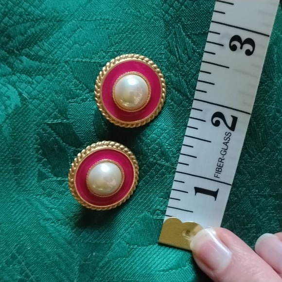 Vintage LIA Lianna Gold and Pink Faux Pearl Stud Earrings - Picture 4 of 6